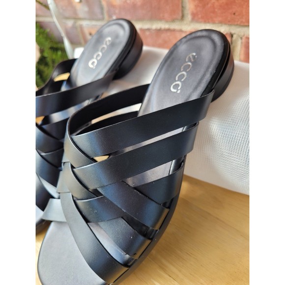 Ecco Shoes - ❤️9 Woman's Ecco Sandals. Black, slip-on sandals❤️